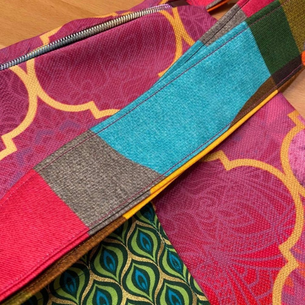Handmade Moroccan-inspired shoulder bag - Picture 6 of 7